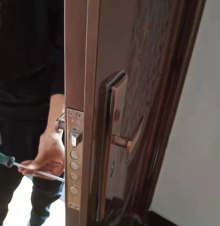 自贡市上门开锁 换锁 自贡市本地开锁公司